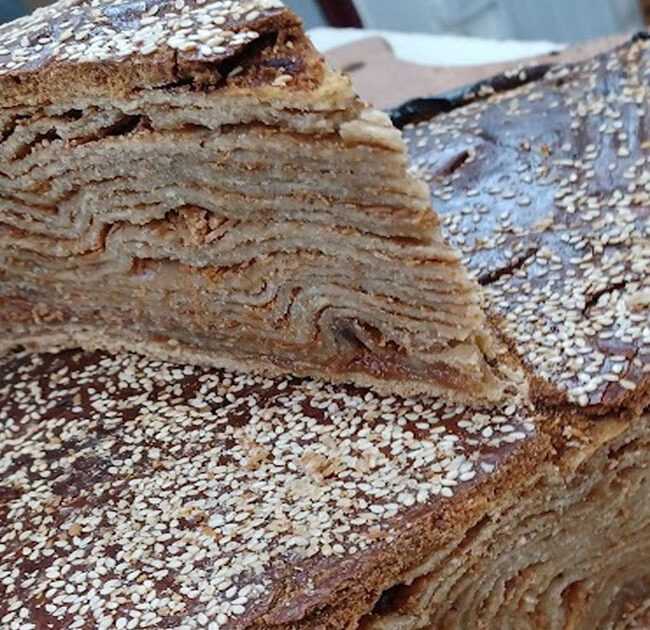 Βασιλόπιτα Αγιάσου μια ασυνήθιστη πρωτοχρονιάτικη πίτα γεμάτη αρώματα