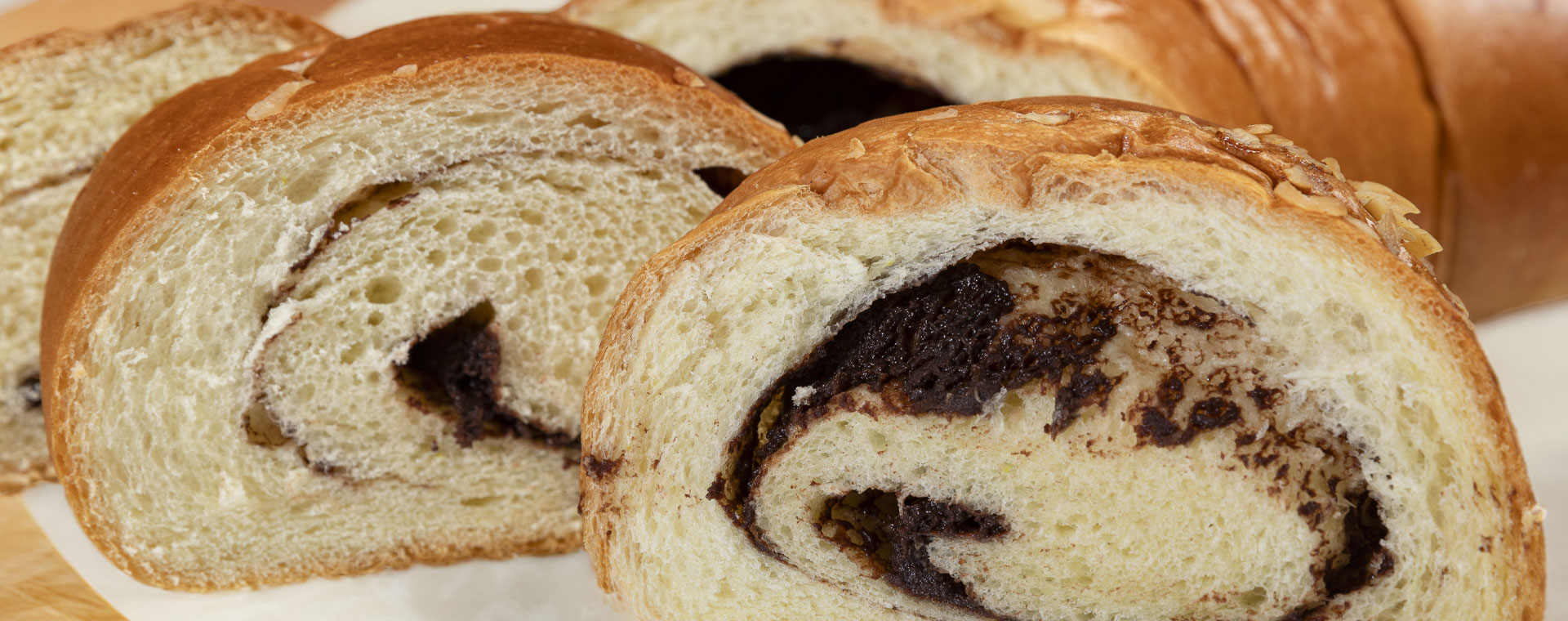 Τσουρέκι με Σοκολάτα